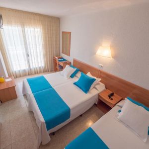 Hotel Checkin Pineda