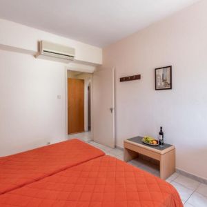 Poseidonia Hotel and Apartments