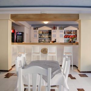 Erato Seaside Hotel