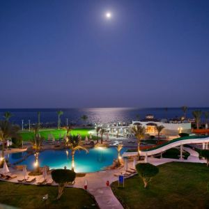 Amphoras Beach