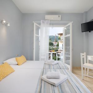 Bella Vista Hotel and Studios