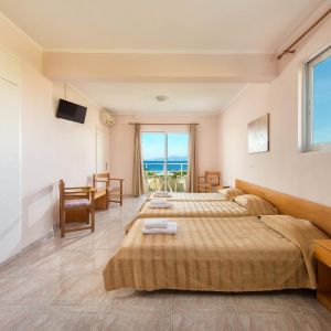 Hotel Bayside Katsaras