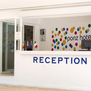 Ponz Hotel