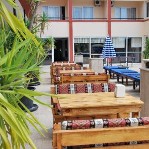 CASTLE PARK HOTEL