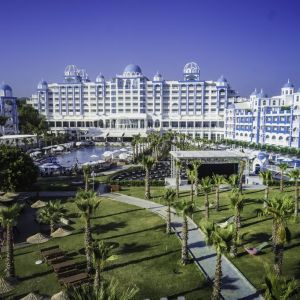 Hotel Rubi Platinum Spa Resort and Suites