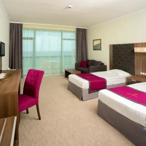 Hotel Marina Grand Beach