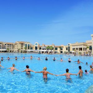 Albatros White Beach Hotel