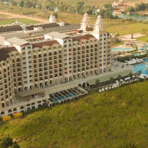 Jadore Deluxe Hotel and Spa