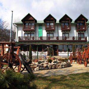 Hotel Popasul Vanatorilor