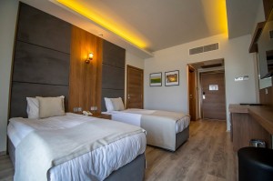 Mimoza Beach Hotel