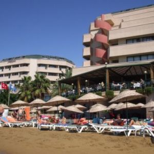 Hotel Aska Just In Beach