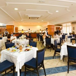 Hotel Blue Sea Lagos de Cesar