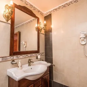 Hotel Iris / Mimoza