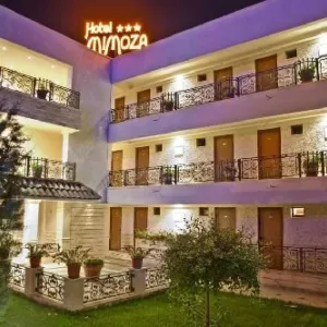 Hotel Iris / Mimoza