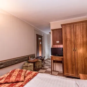 Hotel Iris / Mimoza