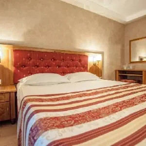 Hotel Iris / Mimoza