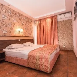 Hotel Iris / Mimoza