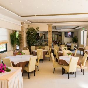 Zante Plaza Hotel and Apartments