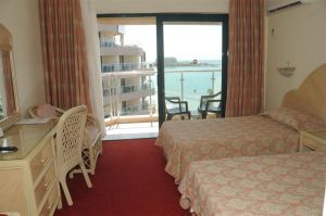 Hotel Aska Just In Beach