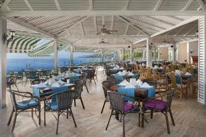 Hotel Aska Just In Beach
