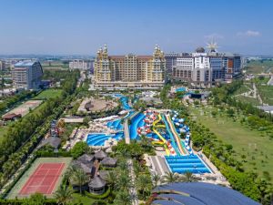Hotel Royal Holiday Palace