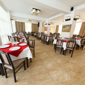 Hotel Saras Sons