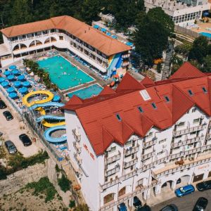 Hotel Saras Sons