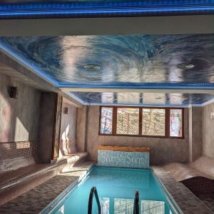 Hotel Saras Sons