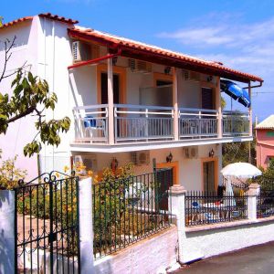 Hotel Makis Studios and Apartments