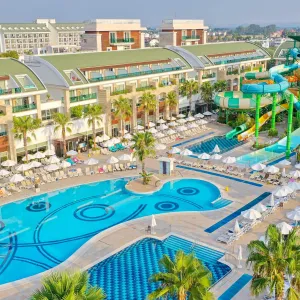 Hotel Crystal Waterworld Resort and Spa