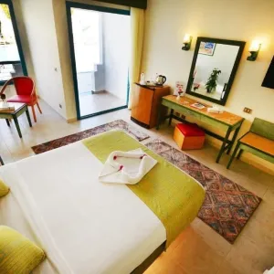 Hotel Falcon Hills