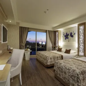 Hotel Crystal Sunset Luxury Resort and Spa