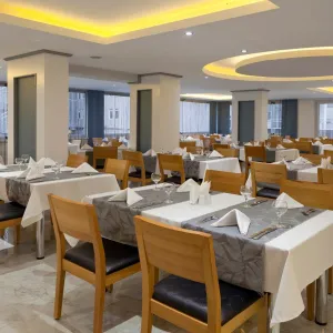 Hotel Monart City