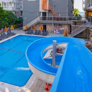 Hotel Monart City