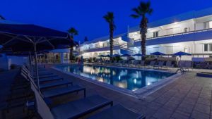Hotel Paleos Apartments