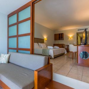 Hotel Kipriotis Maris and Suites