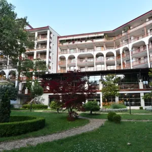 Hotel Estreya Residence