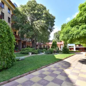 Hotel Estreya Residence