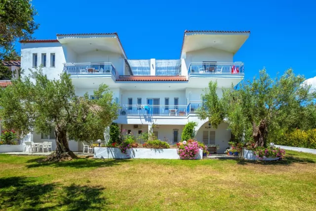 Faros Apartments