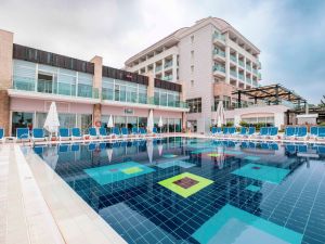 Hotel Sealife Buket Resort and Beach