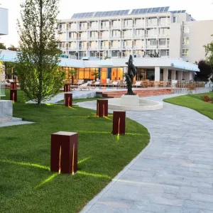 Hotel Carmen International (fostul Inter/Becali Hotel)