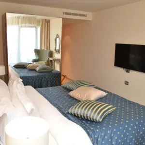 Hotel Carmen International (fostul Inter/Becali Hotel)