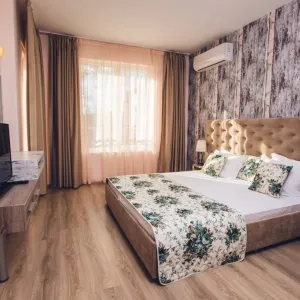 Avenue Deluxe