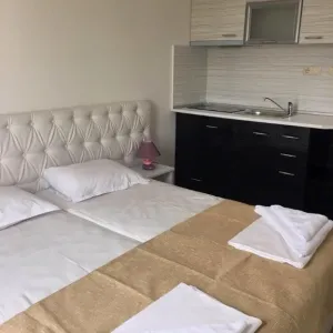 Avenue Deluxe