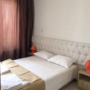 Avenue Deluxe