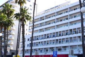 Sun Hall Beach Hotel Apartments - Larnaca
