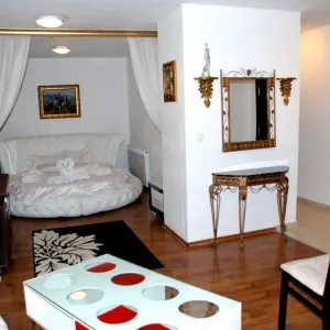 Elegant Lux Aparthotel