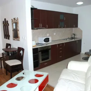 Elegant Lux Aparthotel