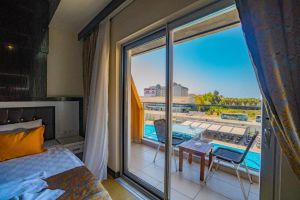 Hotel Senza Grand Santana