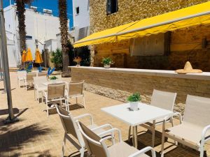 Kassavetis Studios and Apartments